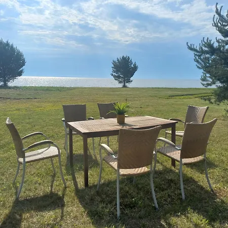 Lakefront Semesterbostad *